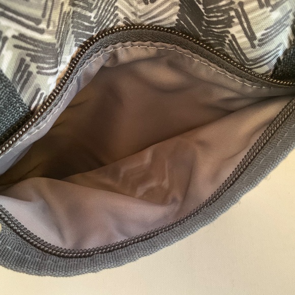 EDDIE BAUER TRAVEL CROSSBODY PURSE - Picture 4 of 8